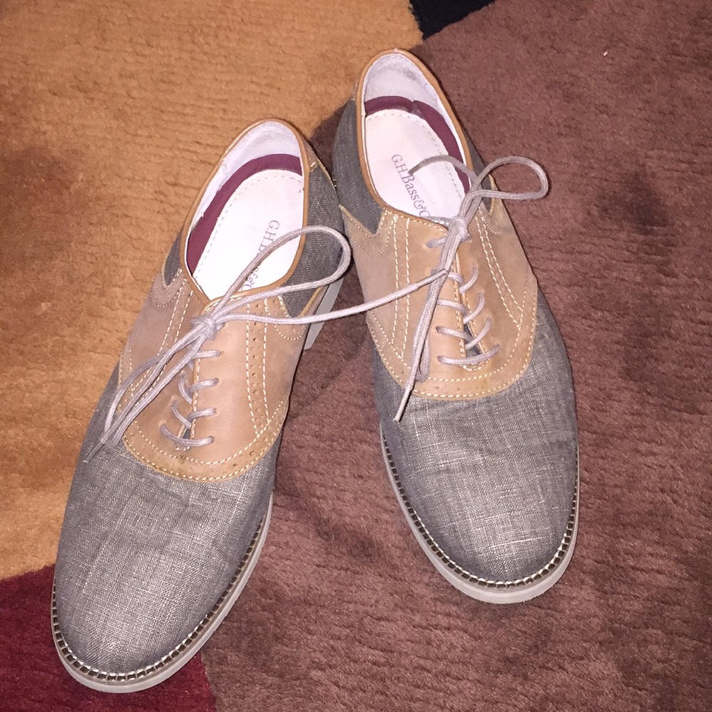 G. H. Bass & Co. men's pair of Oxford shoes